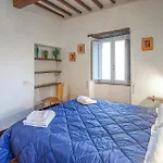 Apartamento 4 Bedroom Lovely In