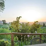 4 Bedroom Lovely In Apartamento *