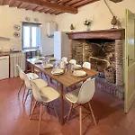 4 Bedroom Lovely In Paciano