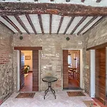 4 Bedroom Lovely In Apartamento *
