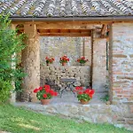 4 Bedroom Lovely In Apartamento Paciano