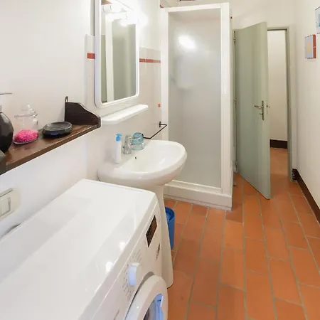 4 Bedroom Lovely In Apartament *