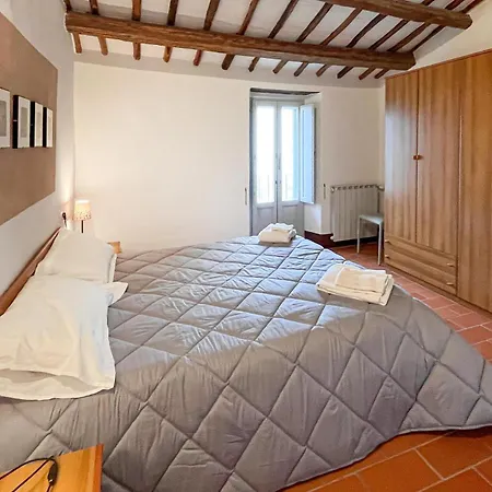 4 Bedroom Lovely In Paciano