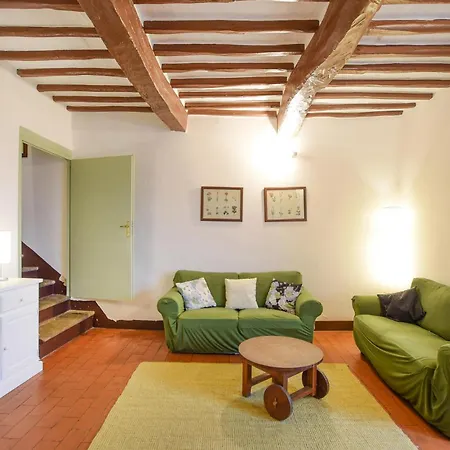 Apartament 4 Bedroom Lovely In