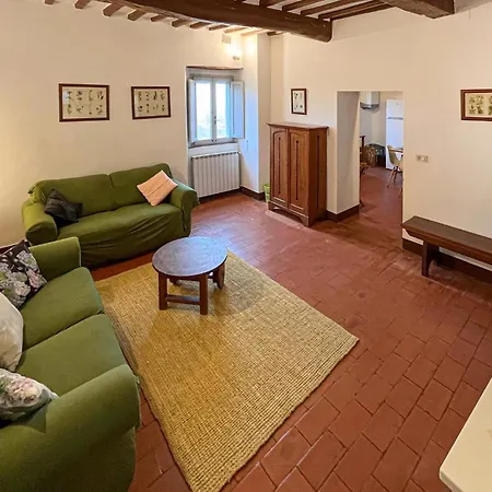 4 Bedroom Lovely In Apartment Paciano