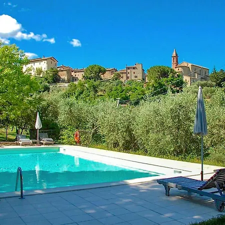 4 Bedroom Lovely In Apartament Paciano