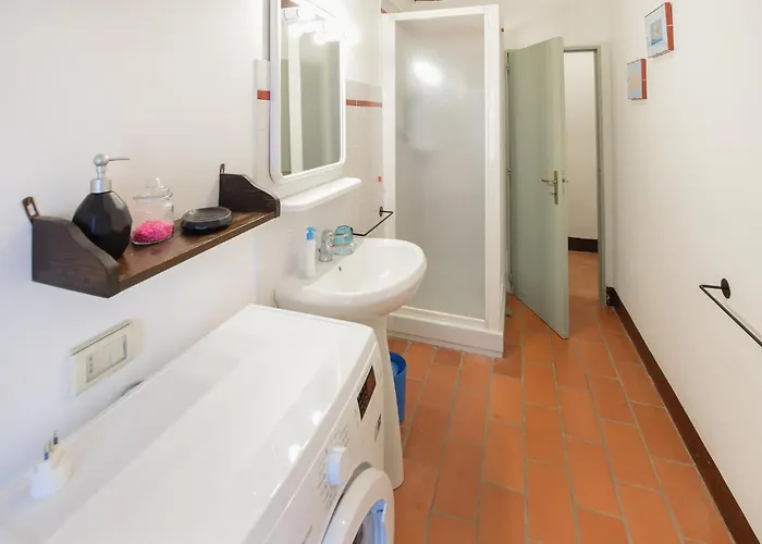 4 Bedroom Lovely In Apartamento *