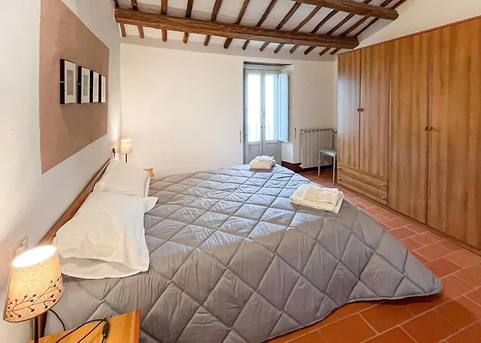 4 Bedroom Lovely In Paciano