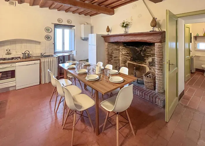 4 Bedroom Lovely In Paciano